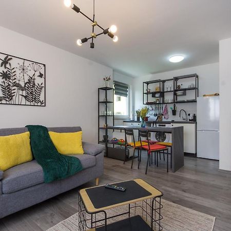 Apartment Retiro พูลา ภายนอก รูปภาพ